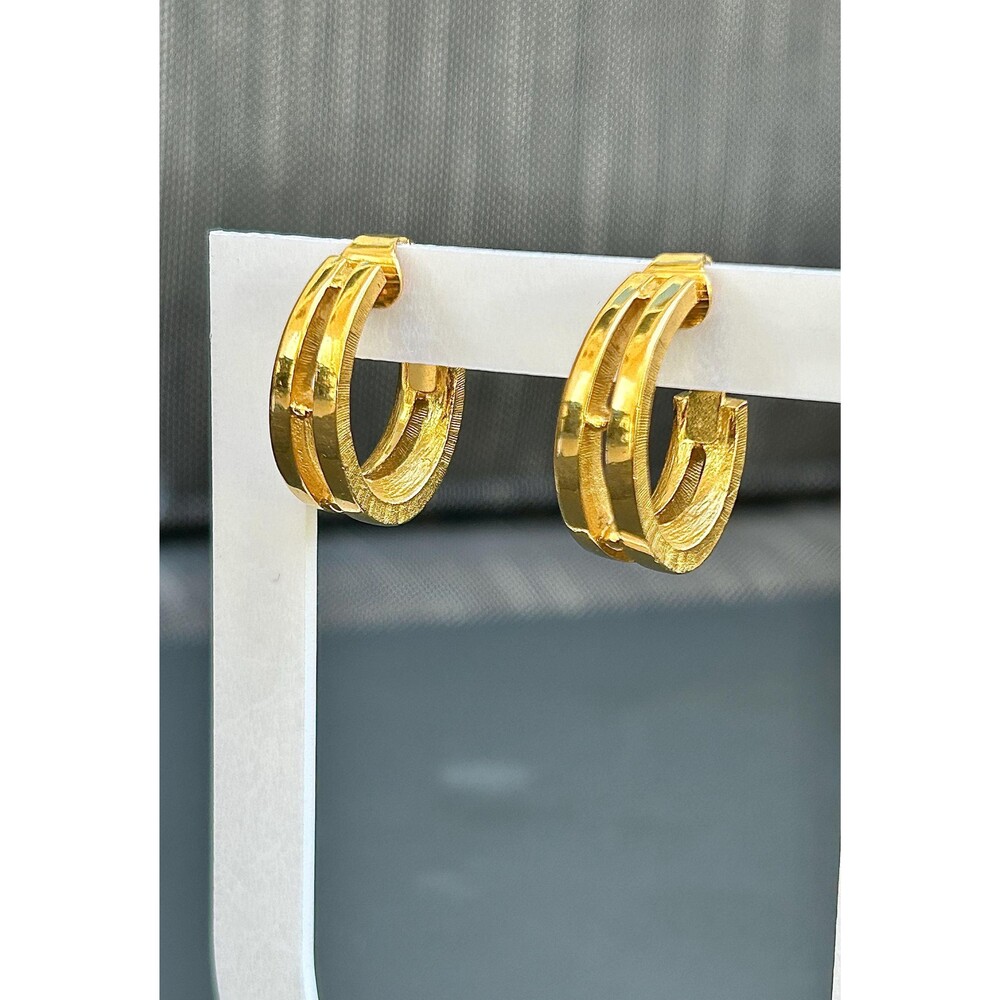 Vintage Trifari Chunky Gold Clip-on Hoops